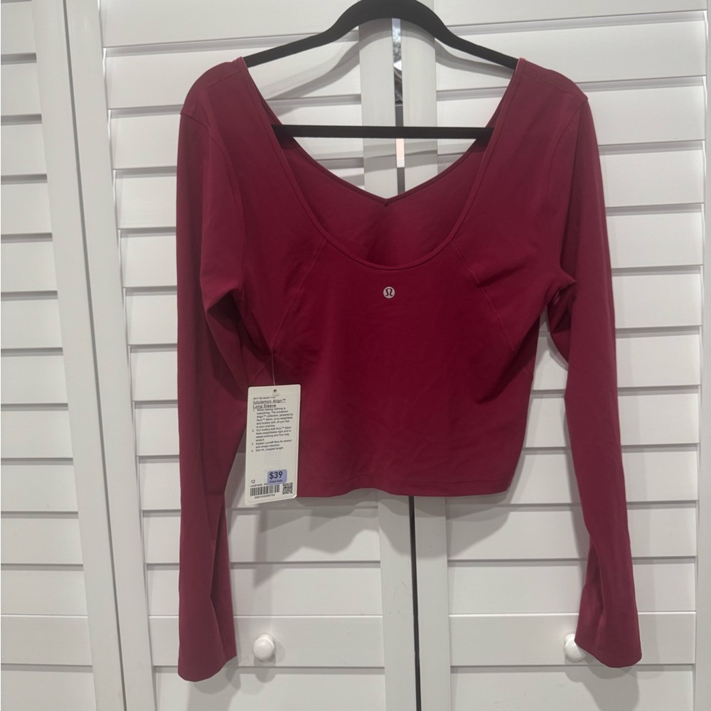 Lululemon Align Long Sleeve Crop Top in Red. Size 12